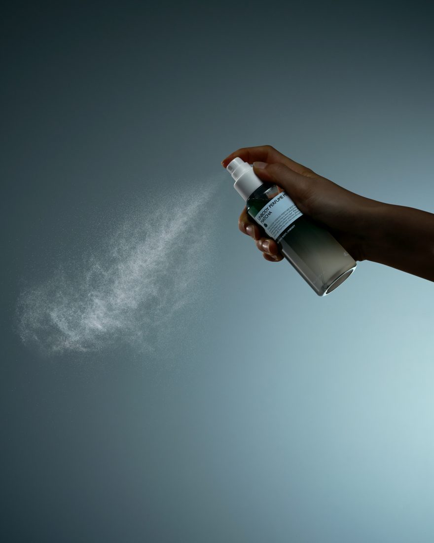 UNBODY PERFUME MIST MATCHA 使用イメージ